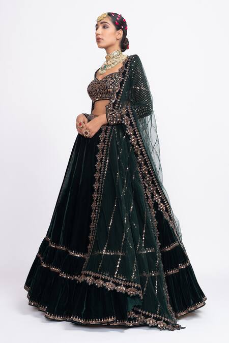Buy Vvani By Vani Vats Green Velvet Dupatta Net Sweetheart Neck Embroidered Bridal Lehenga Set Online at Aza Fashions Buy_Vvani By Vani Vats_Green Velvet Dupatta Net Sweetheart Neck Embroidered Bridal Lehenga Set _Online_at_Aza_Fashions