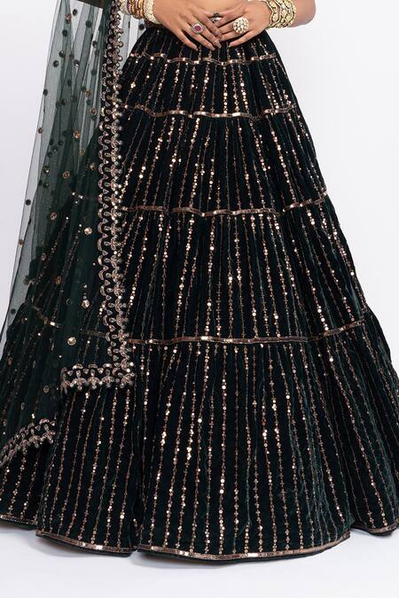 Vvani By Vani Vats_Green Velvet Dupatta Net V Neck Embroidered Bridal Lehenga Set _at_Aza_Fashions