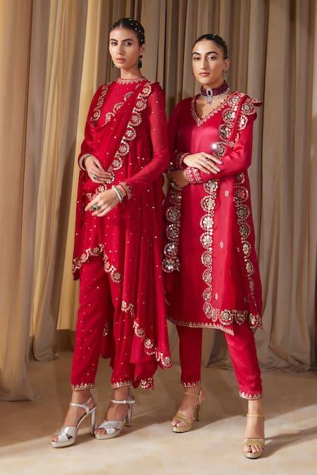 Vvani by Vani Vats_Red Dupatta Organza, Kurta And Pant Chiffon, Lining Straight Set _Online_at_Aza_Fashions