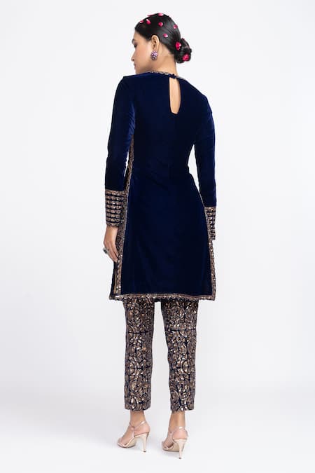 Vvani By Vani Vats Velvet Kurta & Pant Set 