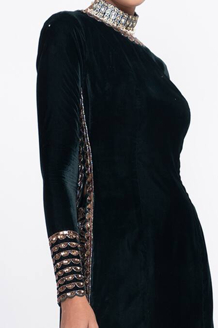 Shop_Vvani By Vani Vats_Green Velvet Round Kurta And Pant Set _Online_at_Aza_Fashions