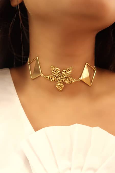 Shop_Vaidaan_Gold Plated Makbul Floral Choker _at_Aza_Fashions