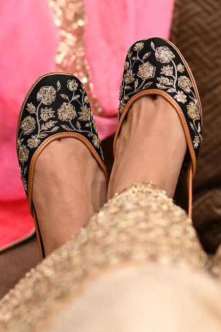 Buy_Coral Haze_Black Sequin Valerie Floral Jaal Embroidered Juttis _Online_at_Aza_Fashions