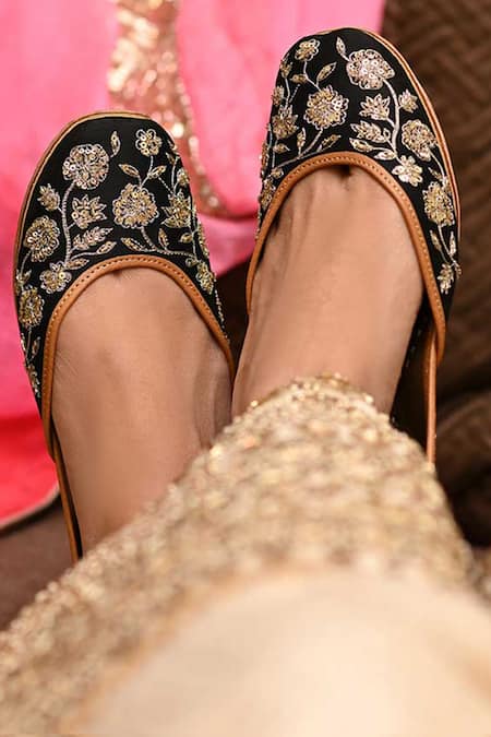 Buy_Coral Haze_Black Valerie Sequin Embroidered Juttis _Online_at_Aza_Fashions