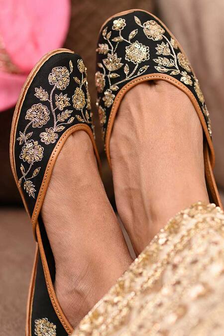 Shop_Coral Haze_Black Sequin Valerie Floral Jaal Embroidered Juttis _Online_at_Aza_Fashions