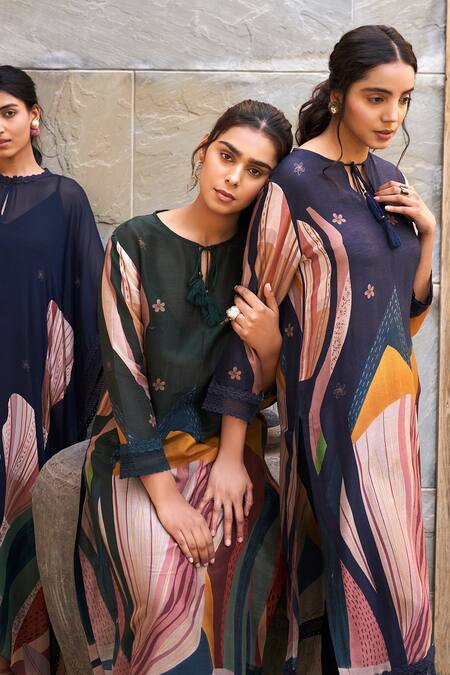 Buy_Varun Bahl_Blue Chanderi Printed Abstract Garden Crew Neck With Keyhole Kurta And Trouser Set_Online_at_Aza_Fashions
