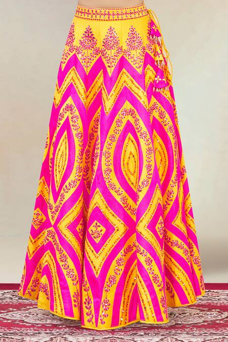 Shop_Vandana Sethi_Yellow Dupion Silk V Neck Embroidered Bridal Lehenga Set _Online_at_Aza_Fashions
