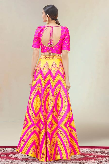 Shop_Vandana Sethi_Yellow Dupion Silk V Neck Embroidered Bridal Lehenga Set _at_Aza_Fashions
