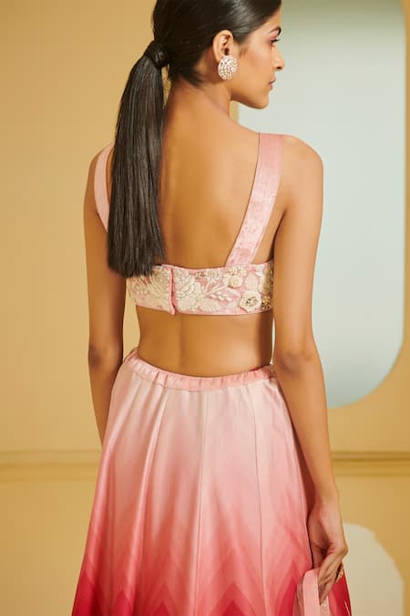 Varun Bahl Pink Modal Dupion U Neck Embroidered Bridal Lehenga Set at Aza Fashions Varun Bahl_Pink Modal Dupion U Neck Embroidered Bridal Lehenga Set _at_Aza_Fashions