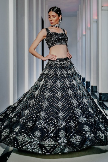 black lehenga | lehenga designs | lehenga designs simple | black lehenga  outfit | Lehenga, Black lehenga, White shrug