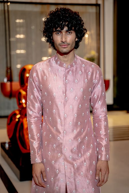 Shop Varun Chakkilam Pink Silk Floral, Geometric Embroidered Kurta Set at Aza Fashions Shop_Varun Chakkilam_Pink Silk Floral, Geometric Embroidered Kurta Set _at_Aza_Fashions
