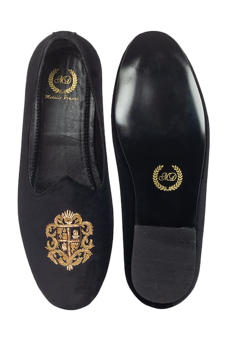 Shop Domani Black Handcrafted Velvet Juttis at Aza Fashions Shop_Domani_Black Handcrafted Velvet Juttis _at_Aza_Fashions