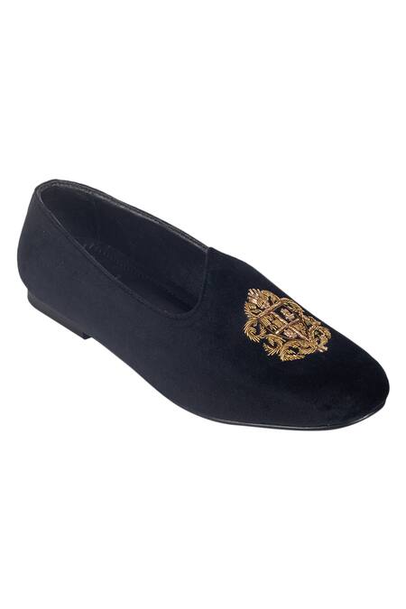 Buy Domani Black Handcrafted Velvet Juttis Online at Aza Fashions Buy_Domani_Black Handcrafted Velvet Juttis _Online_at_Aza_Fashions