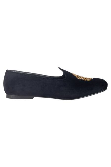 Shop Domani Black Handcrafted Velvet Juttis Online at Aza Fashions Shop_Domani_Black Handcrafted Velvet Juttis _Online_at_Aza_Fashions