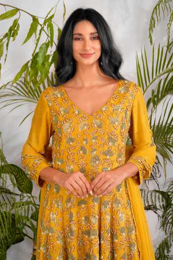 Buy Vidushi Gupta Yellow Embroidered Anarkali Set Online at Aza Fashions Buy_Vidushi Gupta_Yellow Embroidered Anarkali Set _Online_at_Aza_Fashions