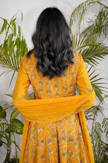 Shop Vidushi Gupta Yellow Embroidered Anarkali Set Online at Aza Fashions Shop_Vidushi Gupta_Yellow Embroidered Anarkali Set _Online_at_Aza_Fashions