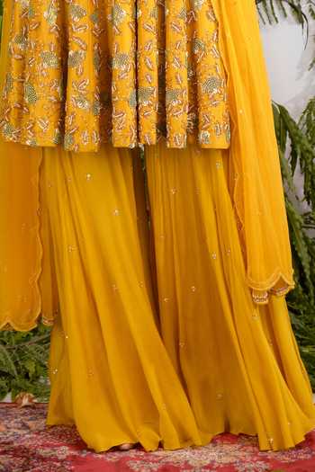 Vidushi Gupta Yellow Embroidered Anarkali Set at Aza Fashions Vidushi Gupta_Yellow Embroidered Anarkali Set _at_Aza_Fashions