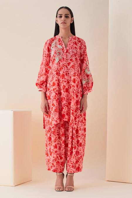 Shop_Viam_Pink Silk Crepe Embroidery Mandarin Collar Floral Motif Kurta And Pant Set _at_Aza_Fashions