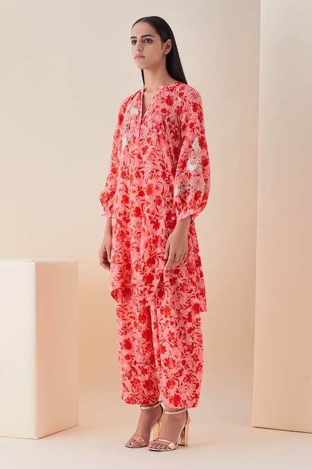 Viam_Pink Silk Crepe Embroidery Mandarin Collar Floral Motif Kurta And Pant Set _Online_at_Aza_Fashions