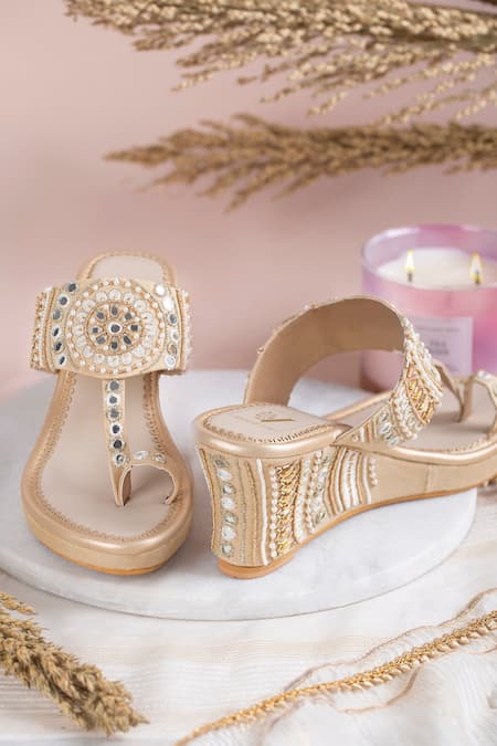 Maroon Burgundy Velvet/synthetic Leather High Heel Bridal Wedges With  Zardozi Embroidery Indian Ethnic Wedding Bridal Shoes Bridal High Heel -  Etsy
