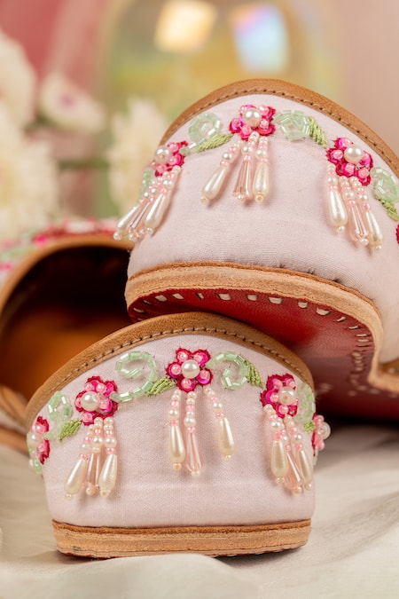 Buy_House Of Vian_Pink Floral Embroidered Juttis _Online_at_Aza_Fashions