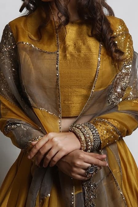 Dark Golden Color Designer Lehenga at Rs 19999 | डिज़ाइनर लहंगा चोली in  Delhi | ID: 14547849797