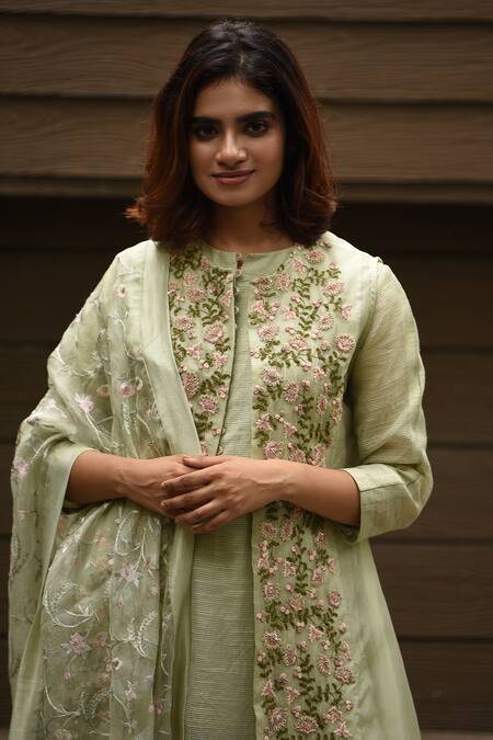 Buy_Vara By Vibha N Priti_Green Organza, Munga Silk Round Embroidered Cape And Kurta Set _Online_at_Aza_Fashions