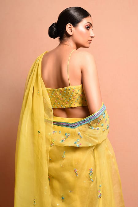 Vivek Patel Yellow Silk Organza V Neck Pre-draped Saree Set at Aza Fashions Vivek Patel_Yellow Silk Organza V Neck Pre-draped Saree Set_at_Aza_Fashions