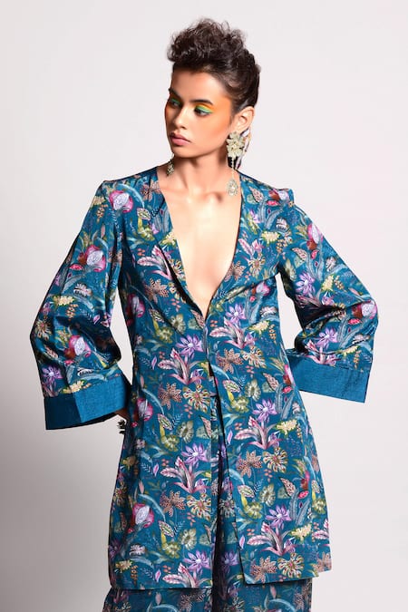 Rishi and Vibhuti_Blue Crepe V Neck Printed Blazer And Pant Set _Online_at_Aza_Fashions