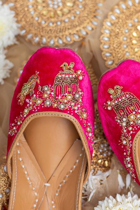 Buy_Kala_Pink Mridula Velvet Bird Embroidered Juttis _Online_at_Aza_Fashions