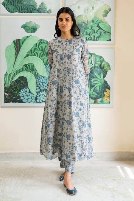 Vaayu_White Muslin Cotton Floral Round Print Kurta And Pant Set_Online_at_Aza_Fashions
