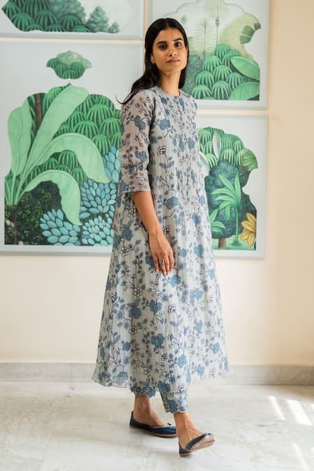 Buy_Vaayu_White Muslin Cotton Floral Round Print Kurta And Pant Set_Online_at_Aza_Fashions