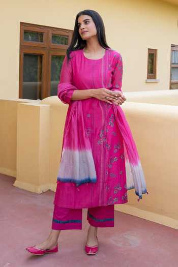 Buy Vaayu Pink Muslin Cotton Floral Print Kurta Set at Aza Fashions Buy_Vaayu_Pink Muslin Cotton Floral Print Kurta Set_at_Aza_Fashions