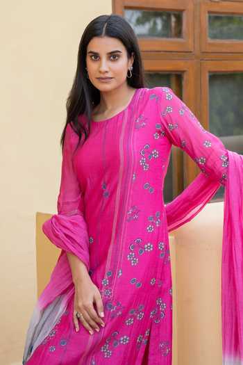 Shop Vaayu Pink Muslin Cotton Floral Print Kurta Set Online at Aza Fashions Shop_Vaayu_Pink Muslin Cotton Floral Print Kurta Set_Online_at_Aza_Fashions