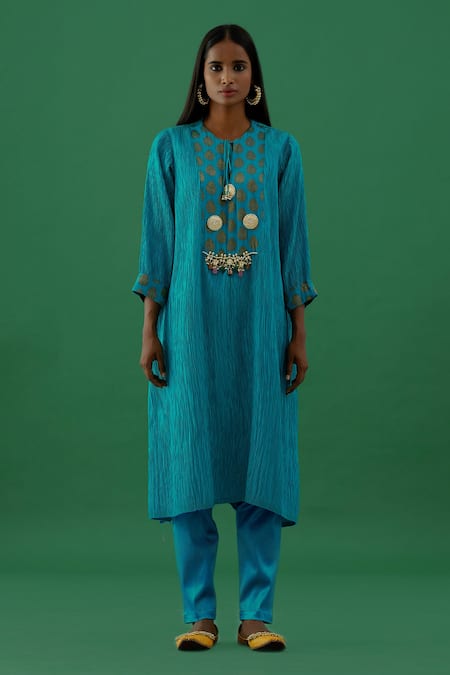 Shop 5elements Blue Pleated Polyester Mix Embellishment Brooch Notched Tunic Online at Aza Fashions Shop_5elements_Blue Pleated Polyester Mix Embellishment Brooch Notched Tunic _Online_at_Aza_Fashions