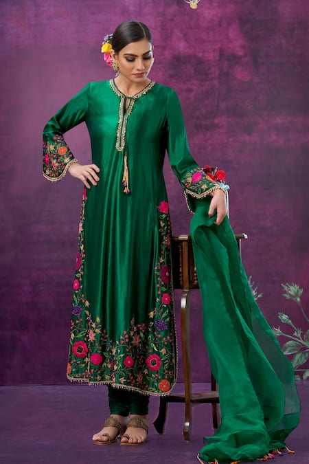 Label Niti Bothra_Green Kora Silk Mughal Round Applique Kurta Pant Set _Online_at_Aza_Fashions