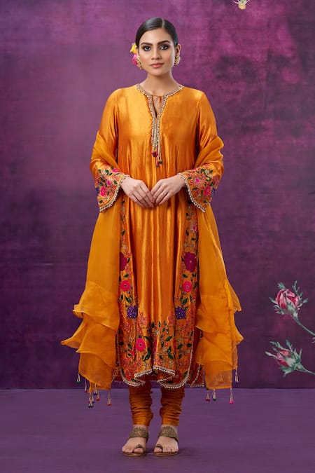 Label Niti Bothra Yellow Kora Silk Mughal Round Floral Applique Kurta Pant Set Online at Aza Fashions Label Niti Bothra_Yellow Kora Silk Mughal Round Floral Applique Kurta Pant Set _Online_at_Aza_Fashions
