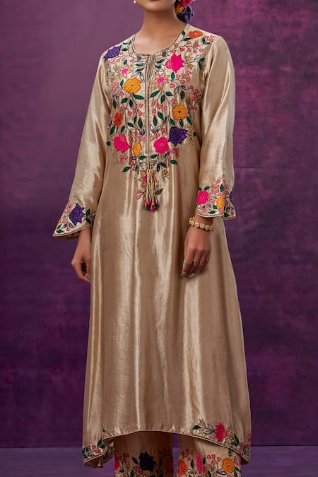 Buy Label Niti Bothra Ivory Kora Silk Mughal Round Applique Kurta And Palazzo Set Online at Aza Fashions Buy_Label Niti Bothra_Ivory Kora Silk Mughal Round Applique Kurta And Palazzo Set _Online_at_Aza_Fashions