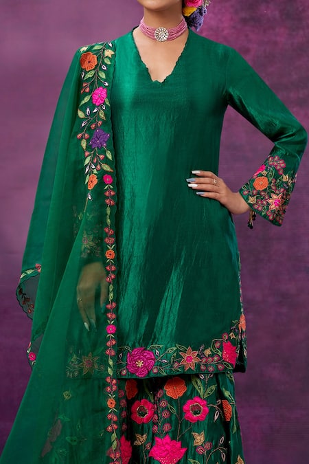 Label Niti Bothra Green Kora Silk Mughal Round Applique Kurta Sharara Set Online at Aza Fashions Label Niti Bothra_Green Kora Silk Mughal Round Applique Kurta Sharara Set _Online_at_Aza_Fashions
