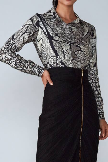 Saaksha & Kinni Black Cotton Silk Abstract Tile Print Spread Collar Shirt Online at Aza Fashions Saaksha & Kinni_Black Cotton Silk Abstract Tile Print Spread Collar Shirt _Online_at_Aza_Fashions
