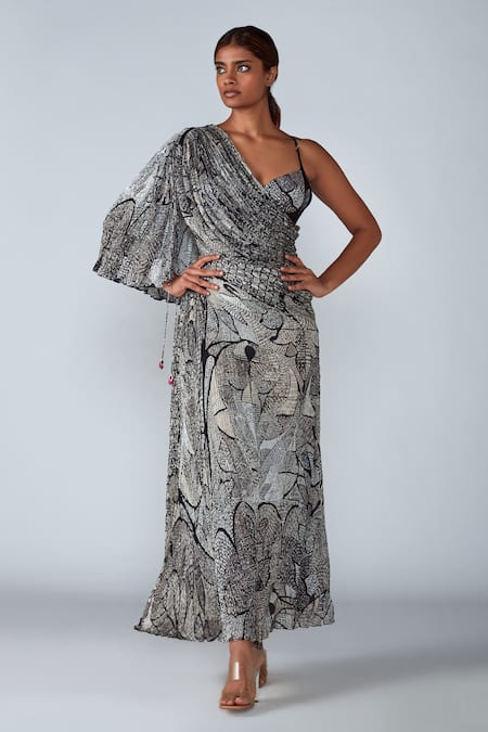 Beige saree gown – Ricco India