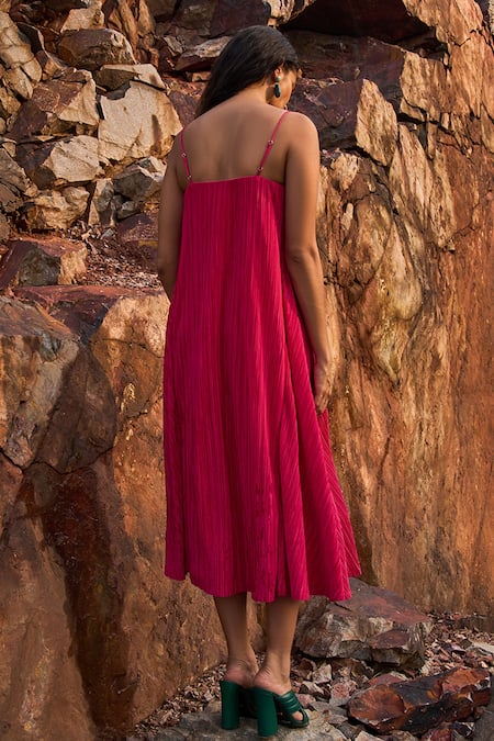 Dash And Dot Pleated Midi Dress