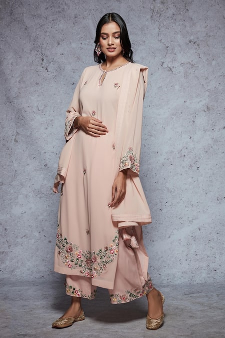 Ajiesh Oberoi Embroidered Kurta Set 