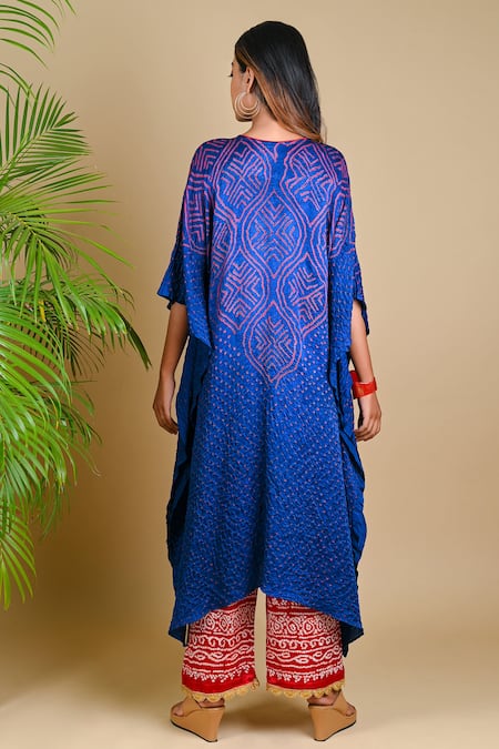 Shop_Dyelogue_Blue Gajji Silk V Neck Bandhani Asymmetric Kurta _at_Aza_Fashions
