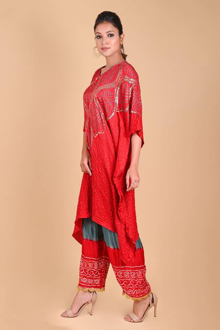 Dyelogue_Red Gajji Silk V Neck Bandhani Asymmetric Kurta _Online_at_Aza_Fashions