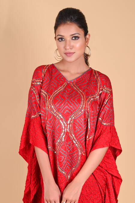 Buy_Dyelogue_Red Gajji Silk V Neck Bandhani Asymmetric Kurta _Online_at_Aza_Fashions