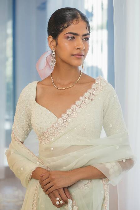 Madzin_Green Blouse  80% Silk Embellished Sweetheart Neck Embroidered Saree With _Online_at_Aza_Fashions