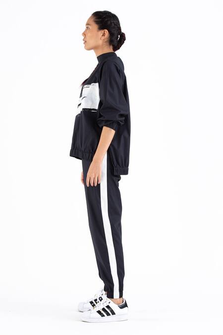 Buy_Three_Black 100% Cotton Stretch Poplin Printed Sweatshirt _Online_at_Aza_Fashions