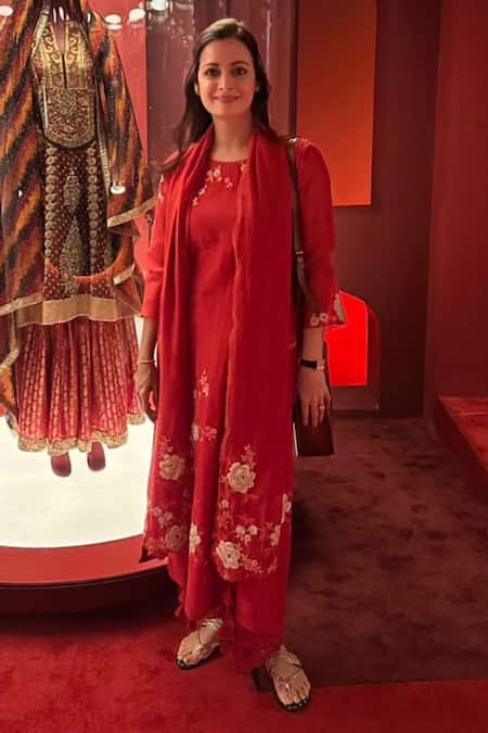 Buy_Vaayu_Red Muslin Cotton Floral Round Applique Kurta Set 