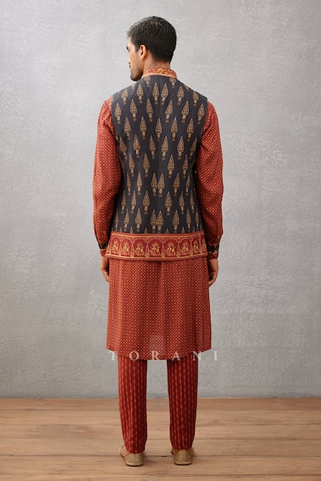 Torani Gulghast Zain Printed Bundi & Kurta Set  